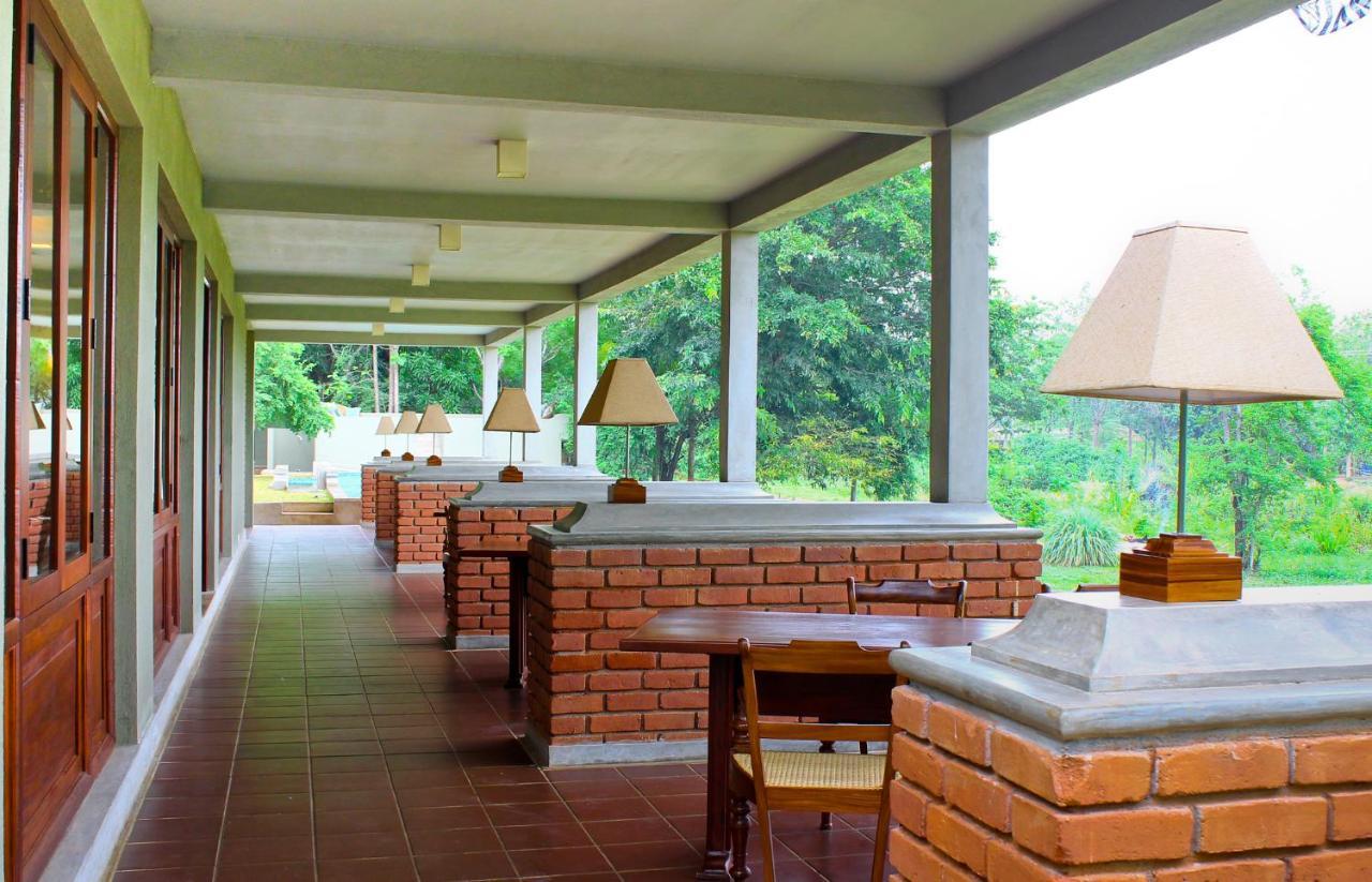 Ehalagala Lake Resort Sigiriya Dış mekan fotoğraf
