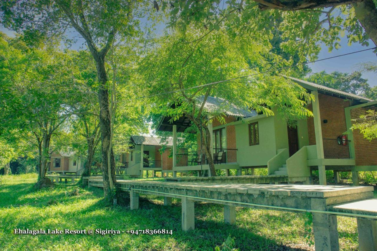 Ehalagala Lake Resort Sigiriya Dış mekan fotoğraf