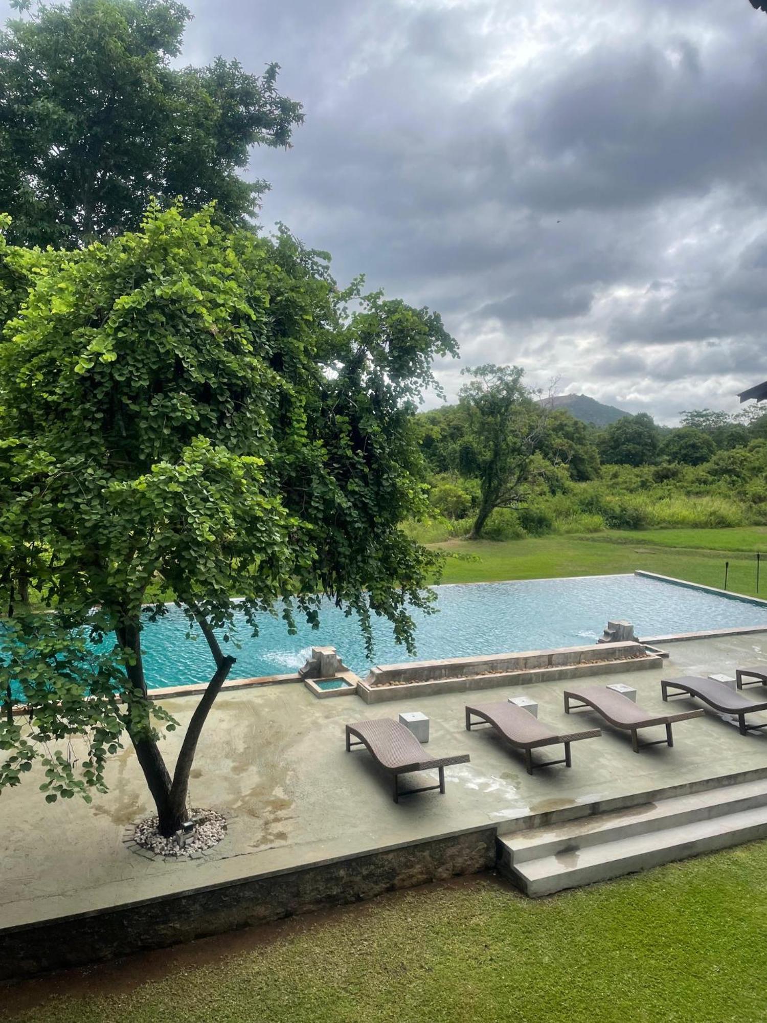 Ehalagala Lake Resort Sigiriya Dış mekan fotoğraf